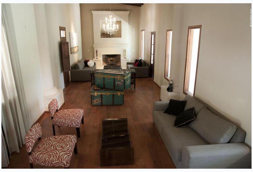 ホテル Estancia La Hungria