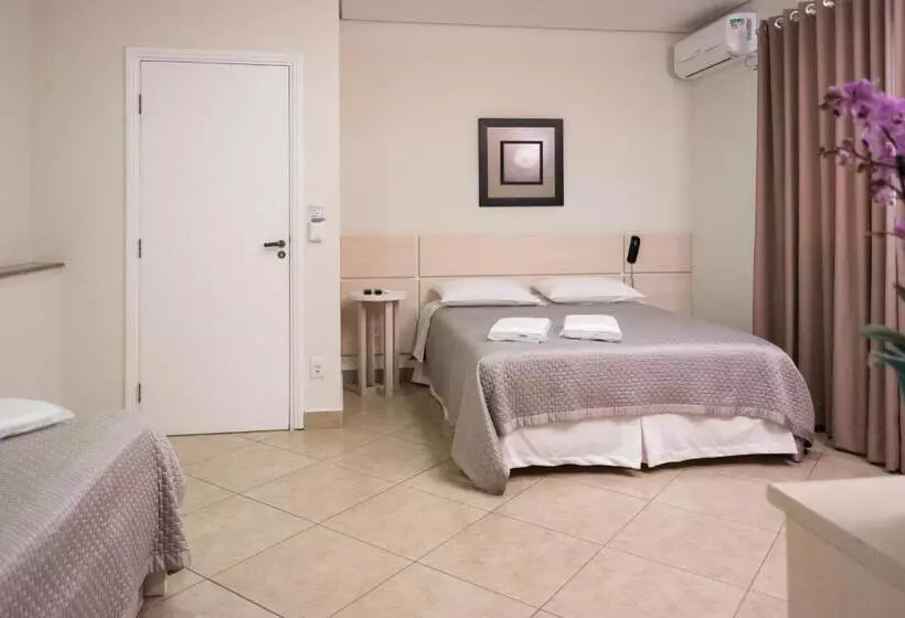 Hotelli Holambra Garden