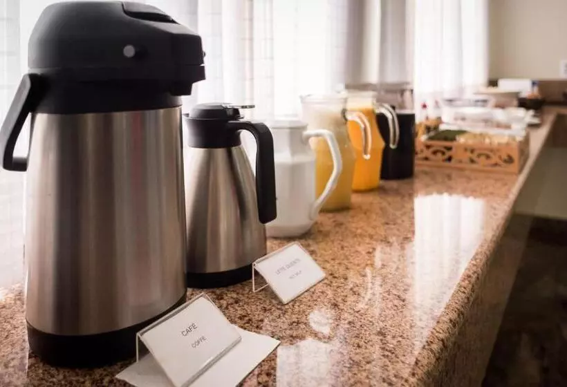 Hotelli Holambra Garden