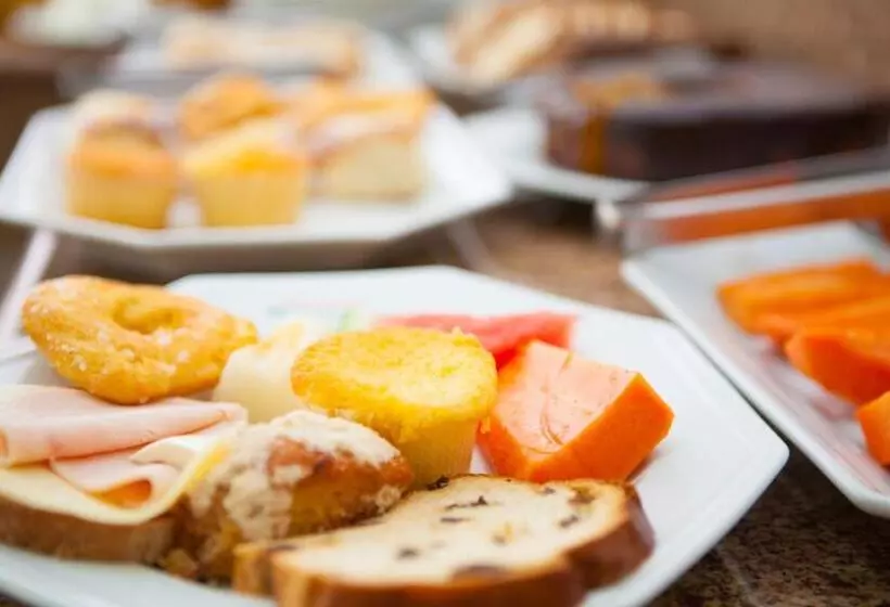 Hotelli Holambra Garden