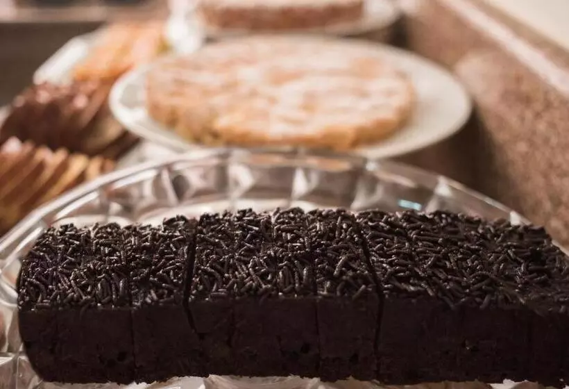 Hotelli Holambra Garden