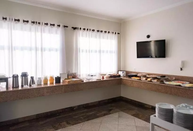 Hotelli Holambra Garden