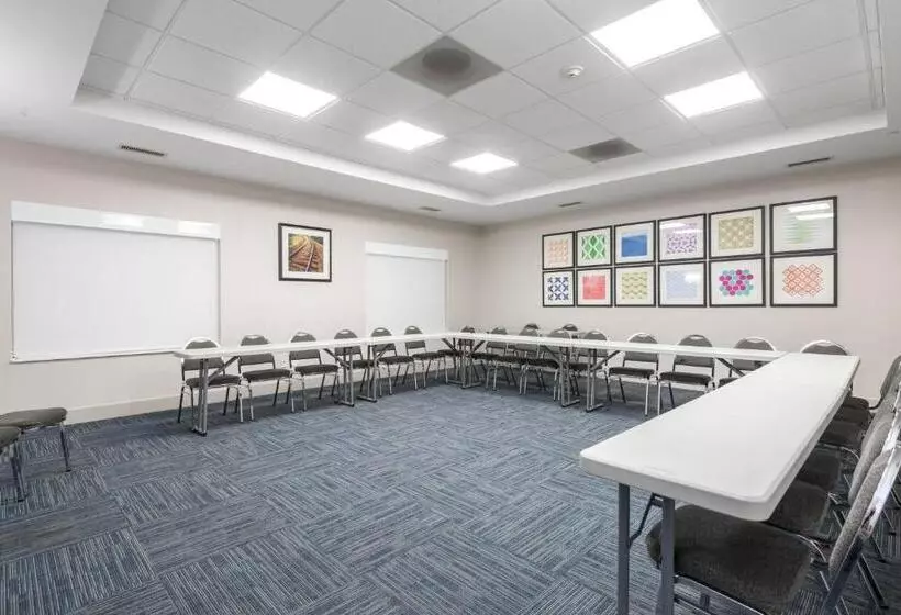 Holiday Inn Express Hotel & Suites Lagrange I 85, An Ihg