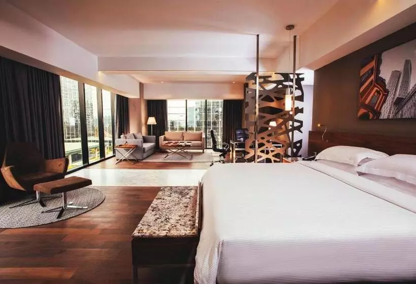 ホテル Krystal Grand® Suites Insurgentes