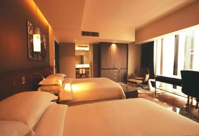 ホテル Krystal Grand® Suites Insurgentes