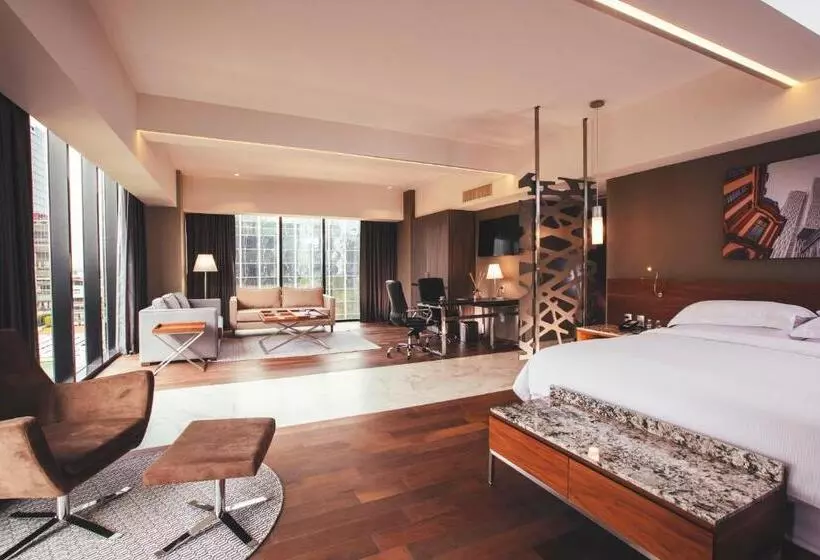 ホテル Krystal Grand® Suites Insurgentes