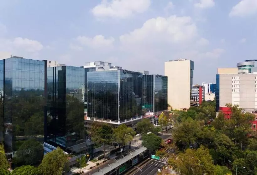 ホテル Krystal Grand® Suites Insurgentes