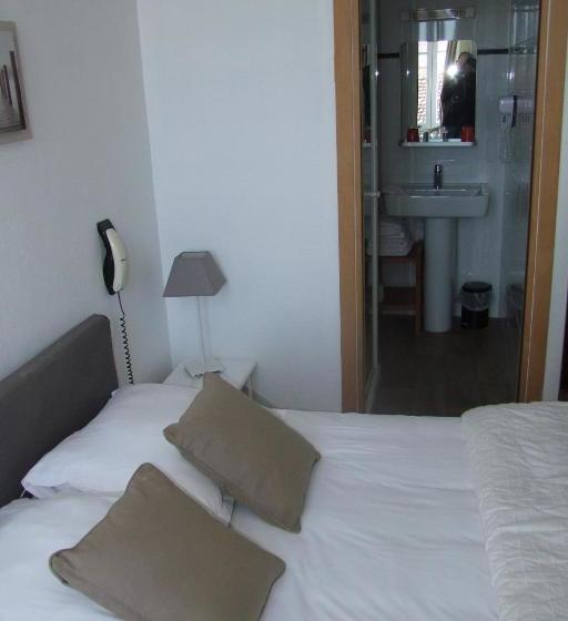 Отель Hôtel 2 étoiles Et Restaurant Le Galet Bleu