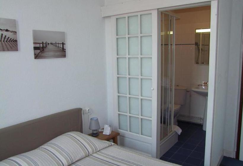 Отель Hôtel 2 étoiles Et Restaurant Le Galet Bleu