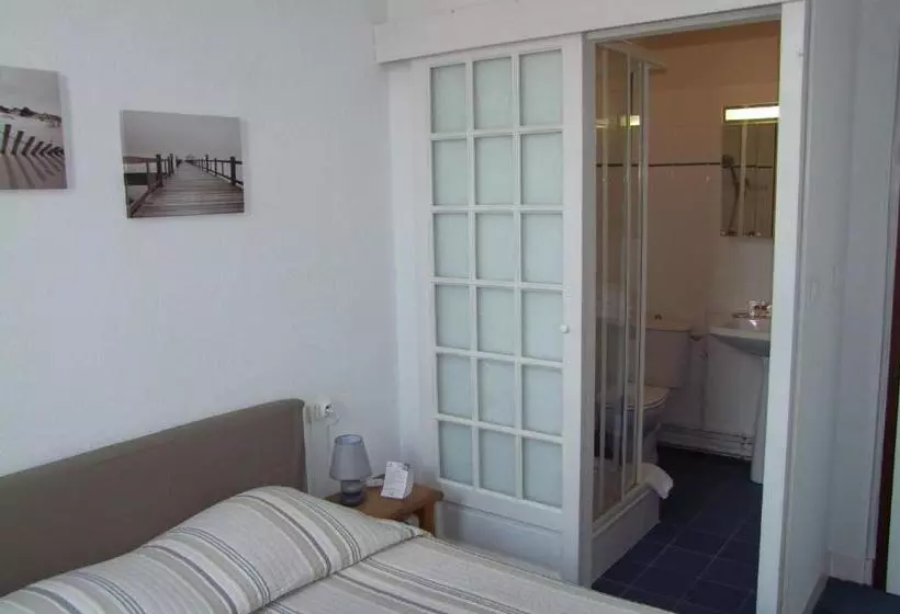 ホテル Hôtel 2 étoiles Et Restaurant Le Galet Bleu