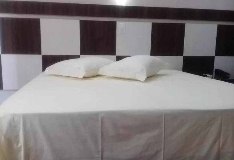 ホテル Maestro Villa Do Lago Toledo