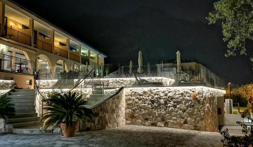 בית מלון כפרי Mercedes