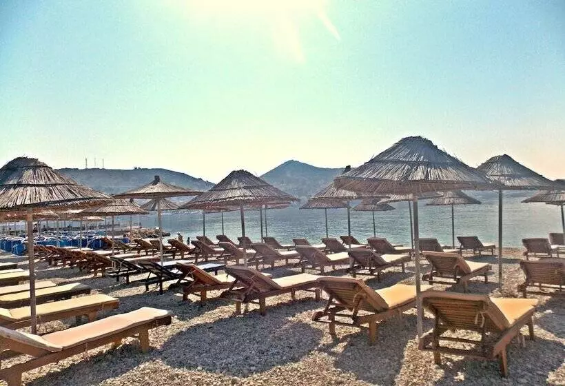 هتل Vila Kalcuni Sarande