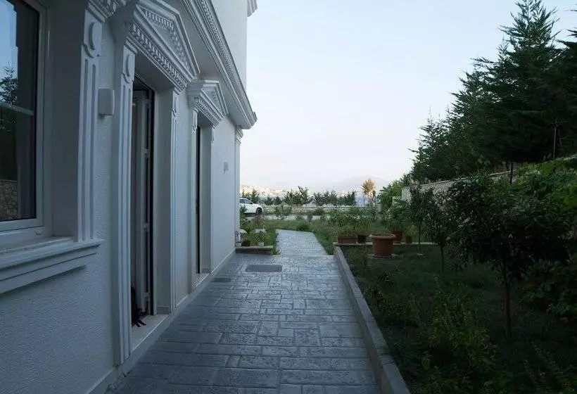هتل Vila Kalcuni Sarande