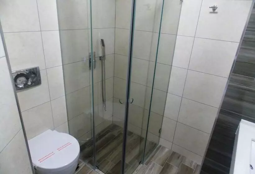 هتل Vila Kalcuni Sarande