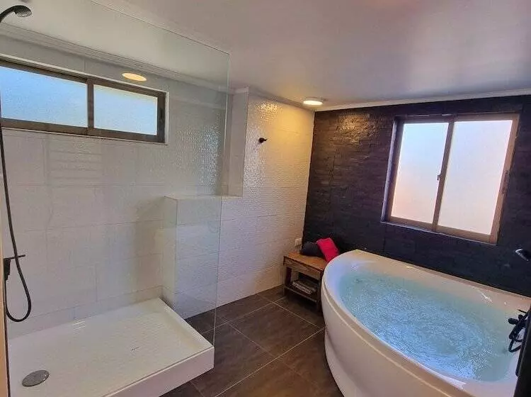 Reñaca House Bed & Breakfast
