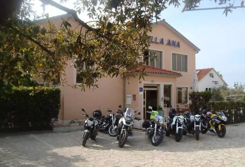Aamiaismajoitus (B&B) Villa Ana