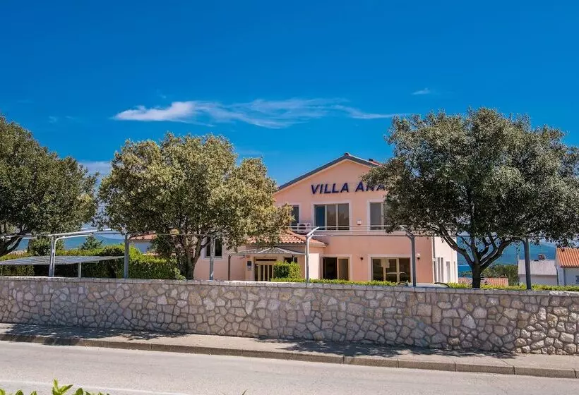 Aamiaismajoitus (B&B) Villa Ana
