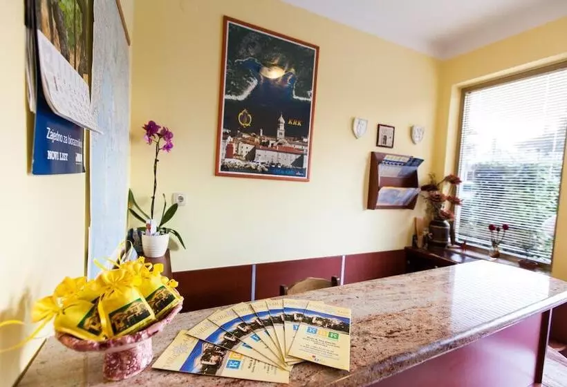 Aamiaismajoitus (B&B) Villa Ana