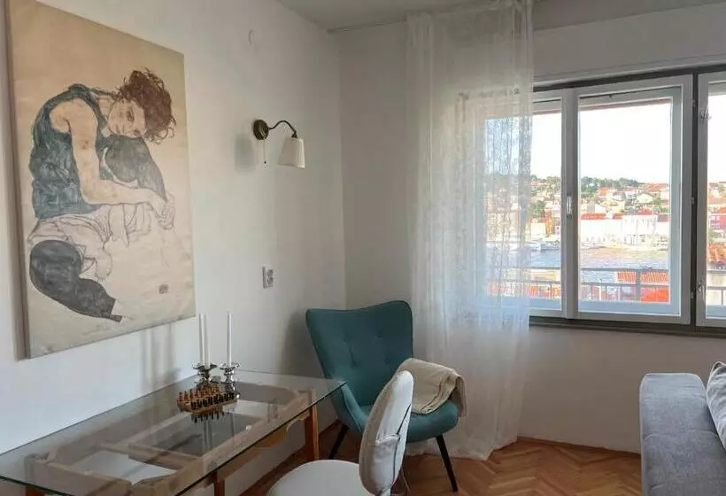 ベッドアンドブレックファースト Alaburic Rooms & Apartment