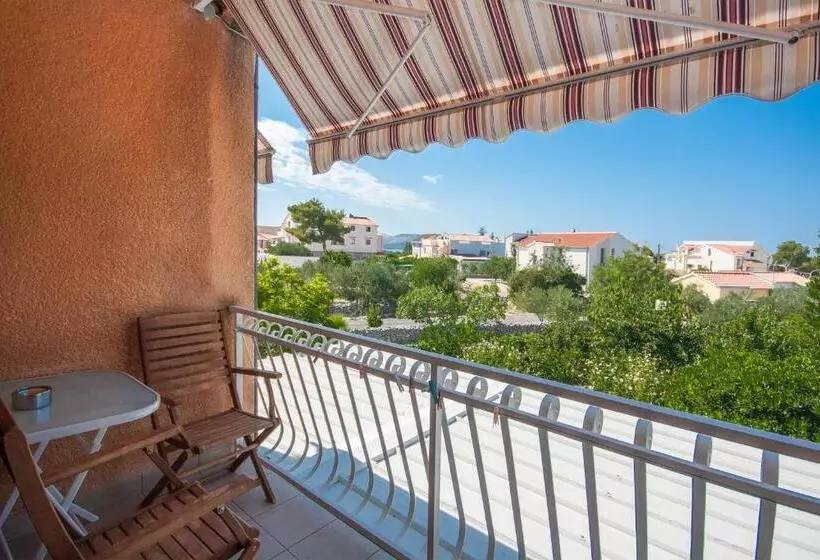 Aamiaismajoitus (B&B) Villa Daniela