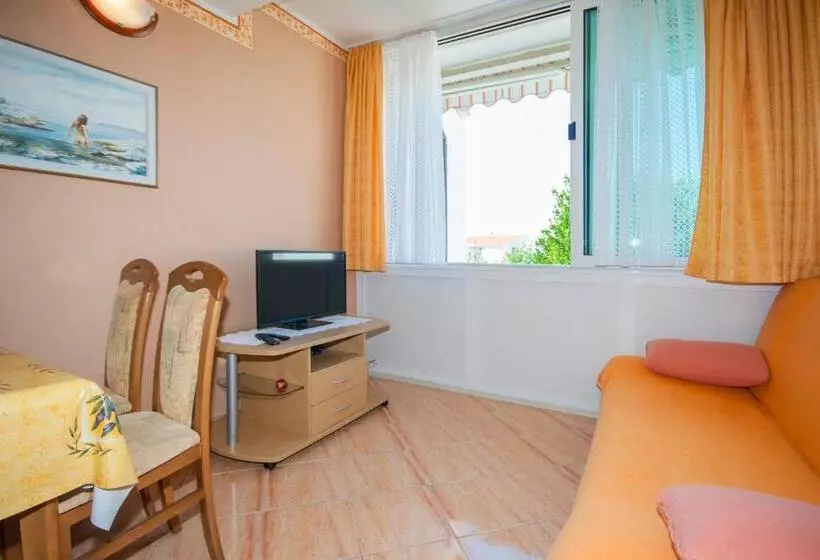 Aamiaismajoitus (B&B) Villa Daniela