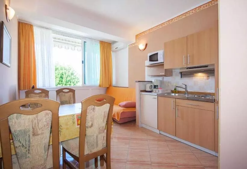 Aamiaismajoitus (B&B) Villa Daniela