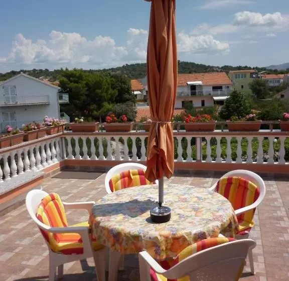 Aamiaismajoitus (B&B) Villa Daniela