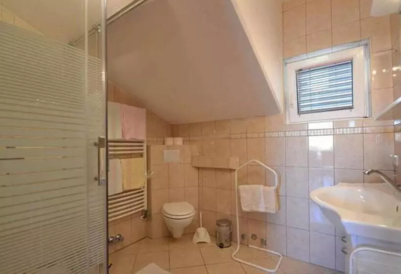 Aamiaismajoitus (B&B) Villa Daniela