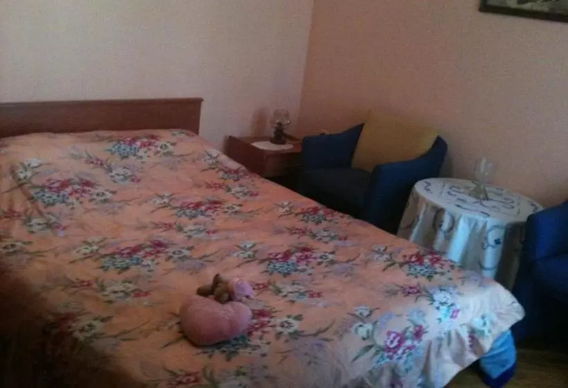 ホテル Bed & Breakfast Ema