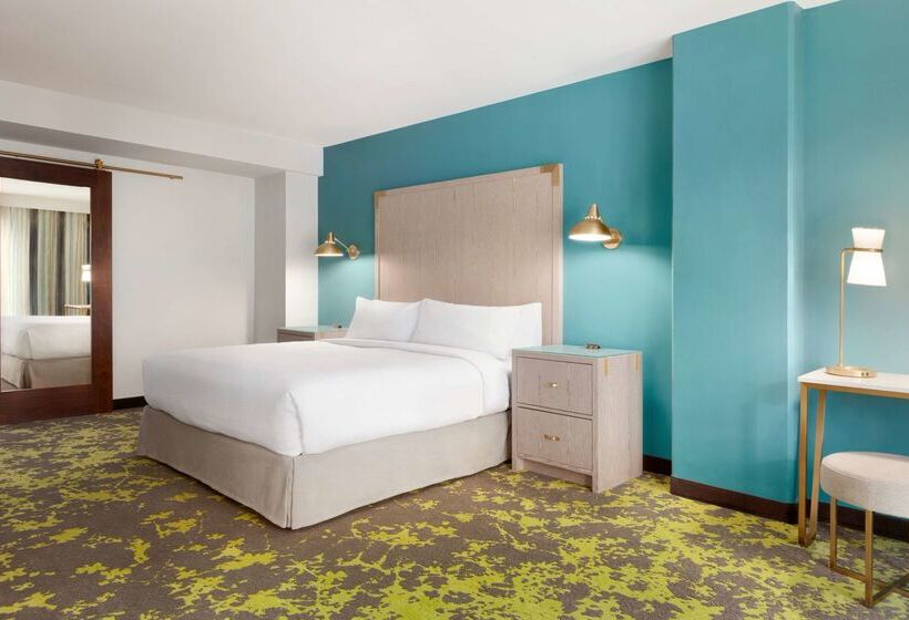 Отель Embassy Suites By Hilton Boulder