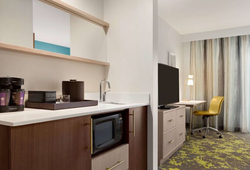 Отель Embassy Suites By Hilton Boulder