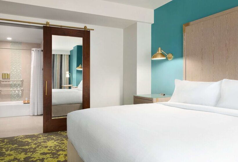 Отель Embassy Suites By Hilton Boulder