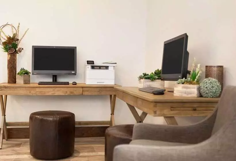 Hotelli Embassy Suites By Hilton Boulder