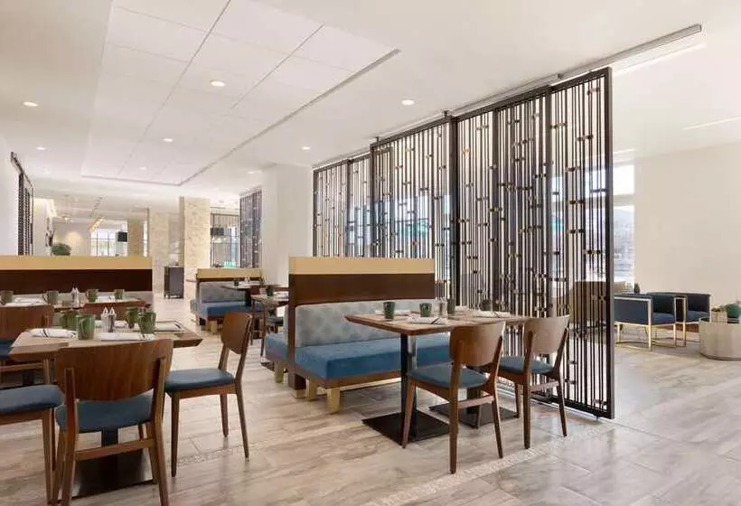 Hotelli Embassy Suites By Hilton Boulder