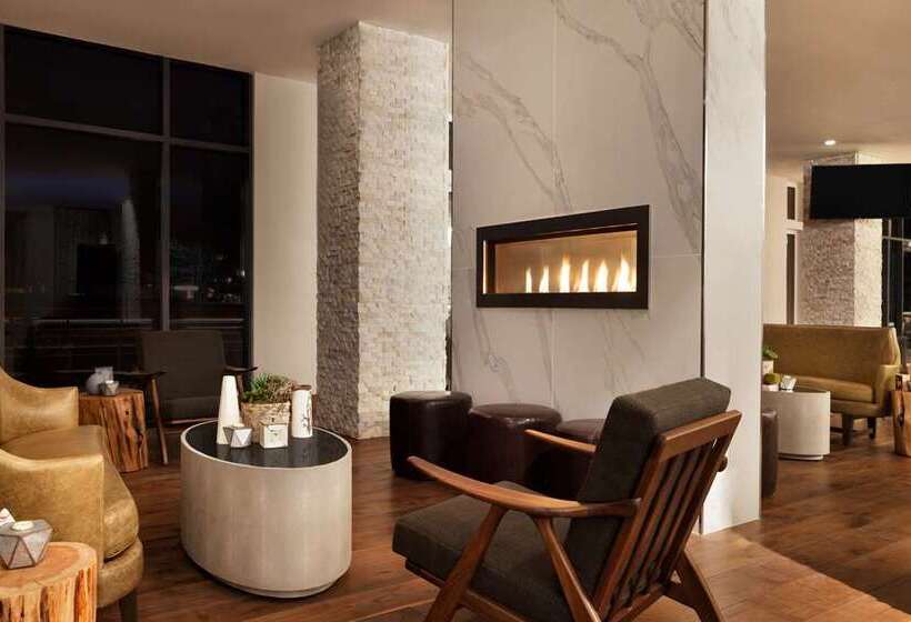 Отель Embassy Suites By Hilton Boulder