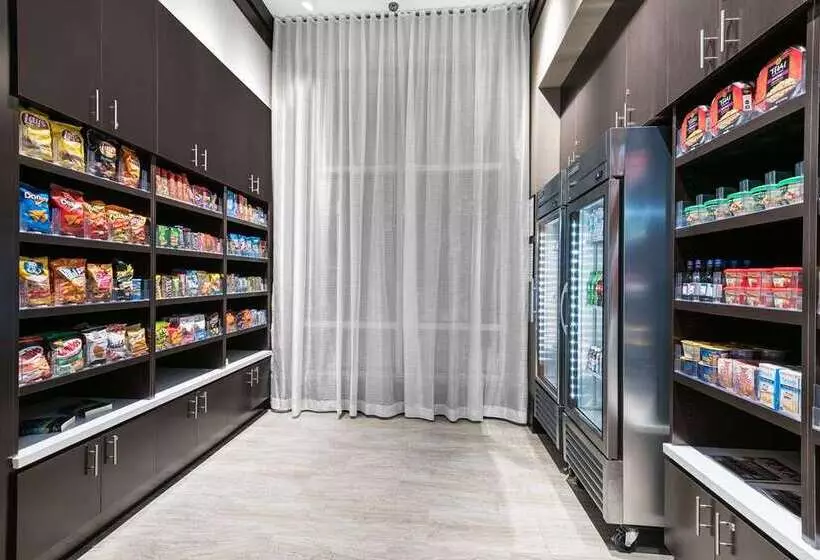 ホテル Embassy Suites By Hilton College Station, Tx