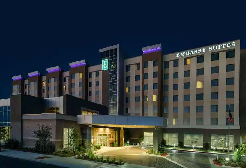 ホテル Embassy Suites By Hilton College Station, Tx