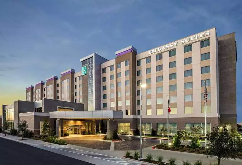 ホテル Embassy Suites By Hilton College Station, Tx