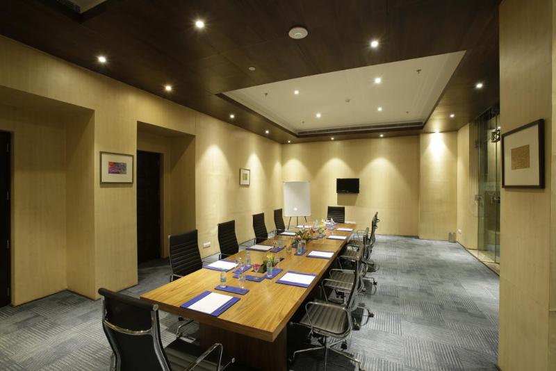 호텔 Golden Tulip Suites Gurgaon