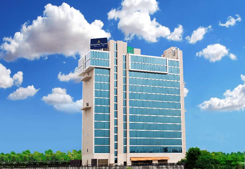 호텔 Golden Tulip Suites Gurgaon