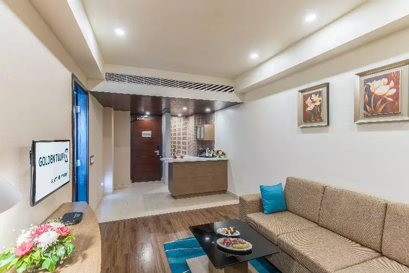ホテル Golden Tulip Suites Gurgaon