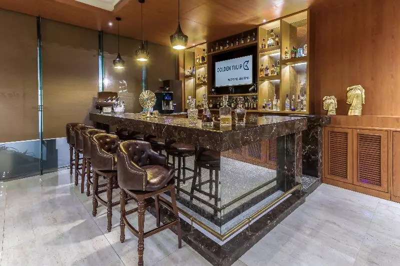 ホテル Golden Tulip Suites Gurgaon