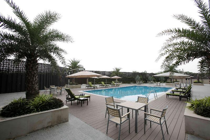 호텔 Golden Tulip Suites Gurgaon