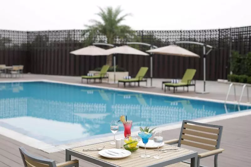 ホテル Golden Tulip Suites Gurgaon