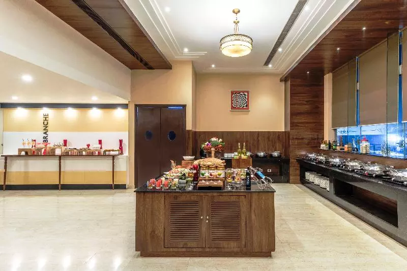 ホテル Golden Tulip Suites Gurgaon