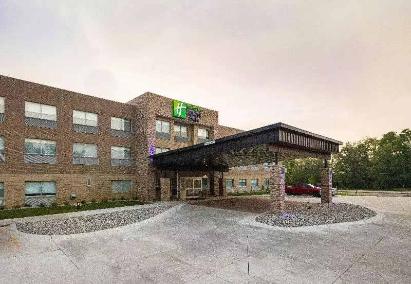 هتل Holiday Inn Express And Suites Portage By Ihg