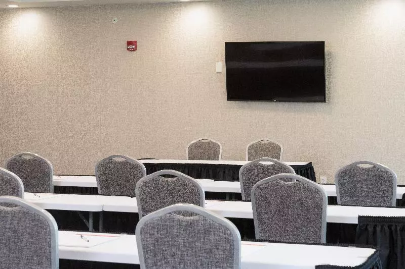 هتل Holiday Inn Express And Suites Portage By Ihg