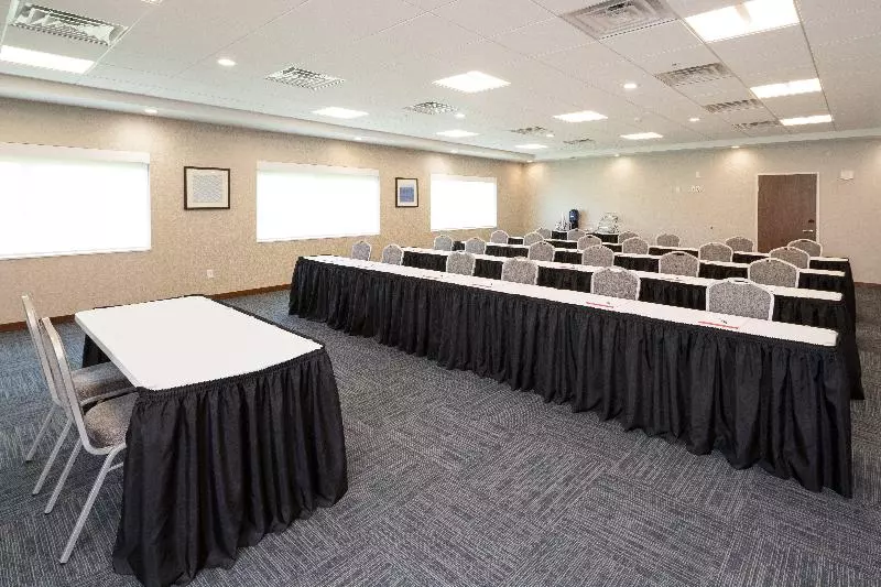 هتل Holiday Inn Express And Suites Portage By Ihg