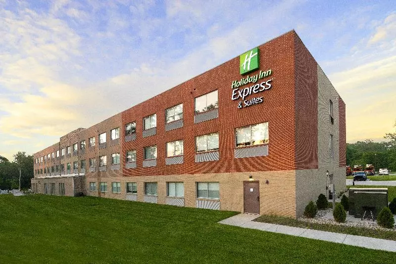 هتل Holiday Inn Express And Suites Portage By Ihg